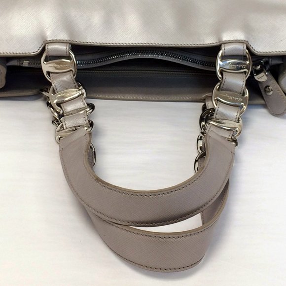 Salvatore Ferragamo Nicoletta Shoulder Bag - Picture 7 of 15